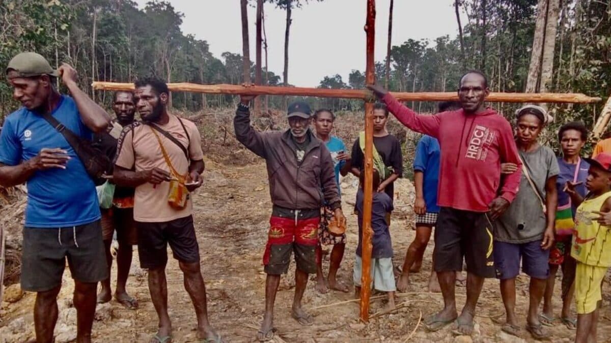 Indigenous people of Papua.jpeg