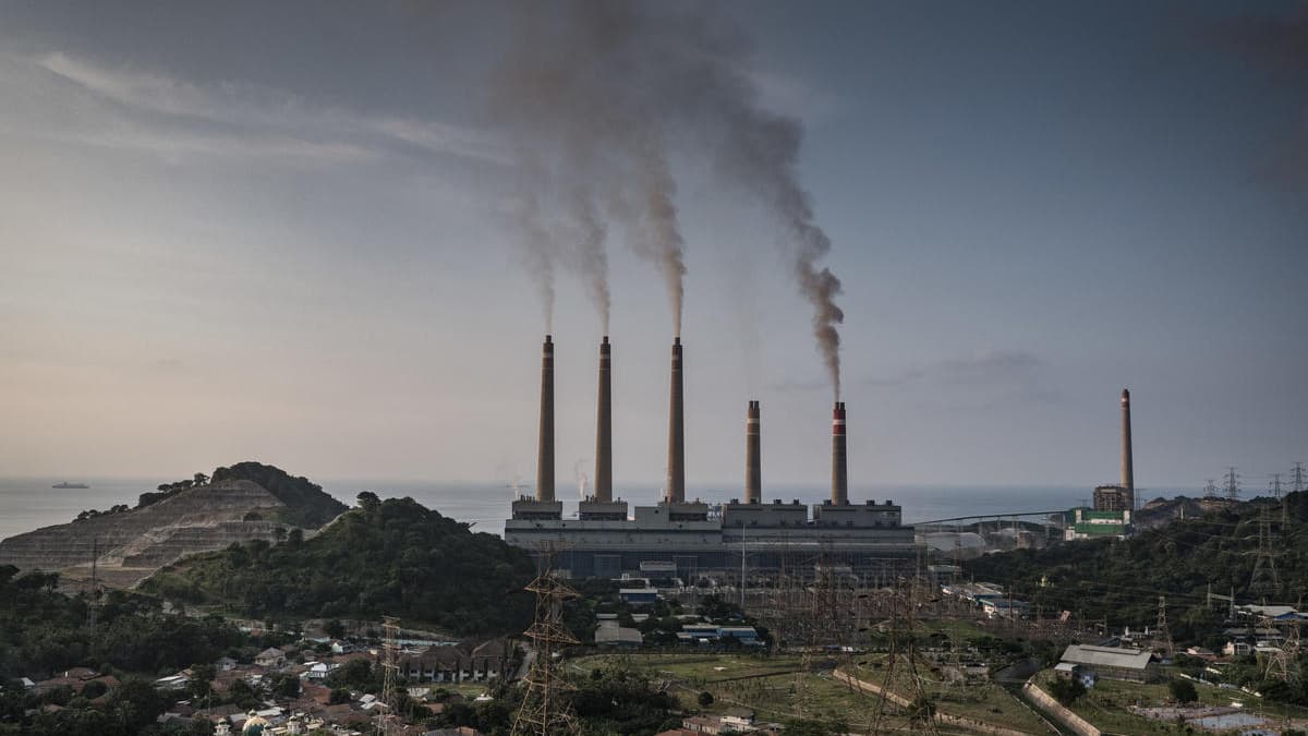 Indonesia coal plant.jpg