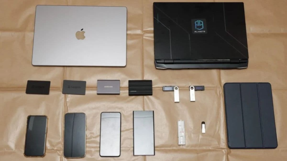 Laptops and cash seized-SPF-cybercrime syndicate case.jpg