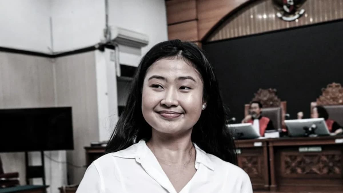 Laras Faizati Khairunnisa trial.jpg