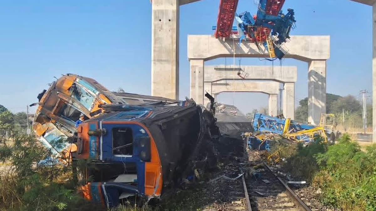 Nakhon Ratchasima train.jpg