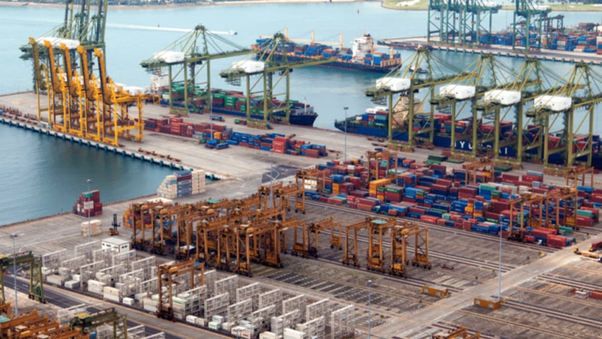 Singapore port.jpg