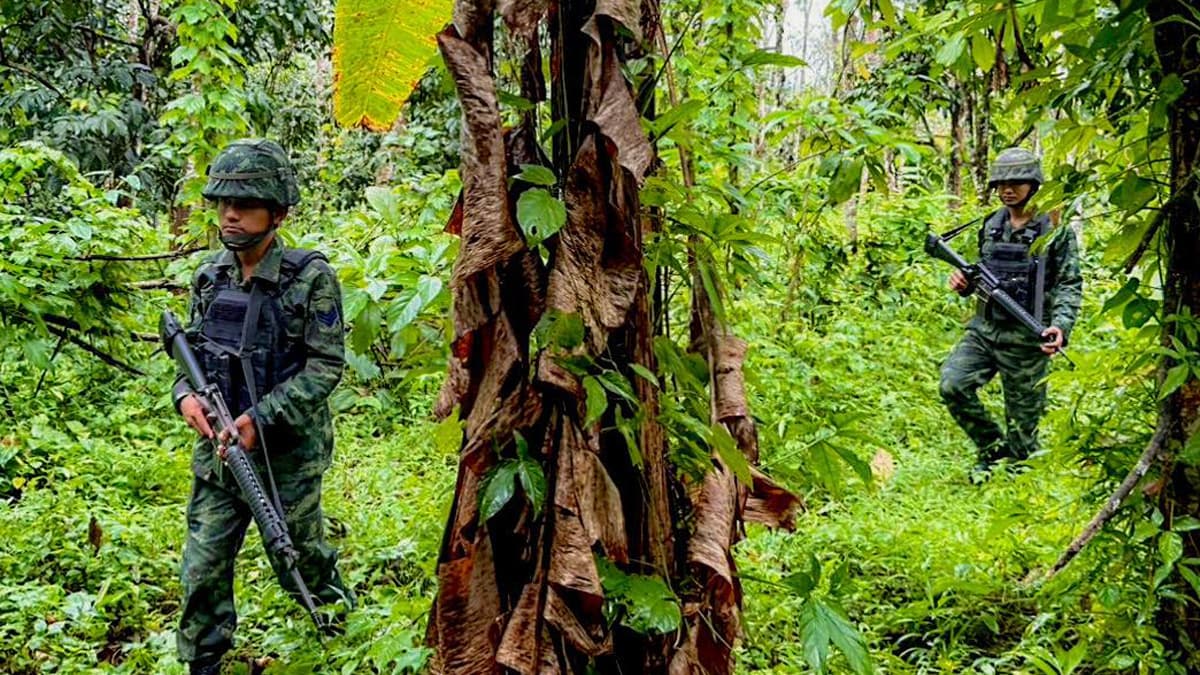 Thai army soldiers.jpg