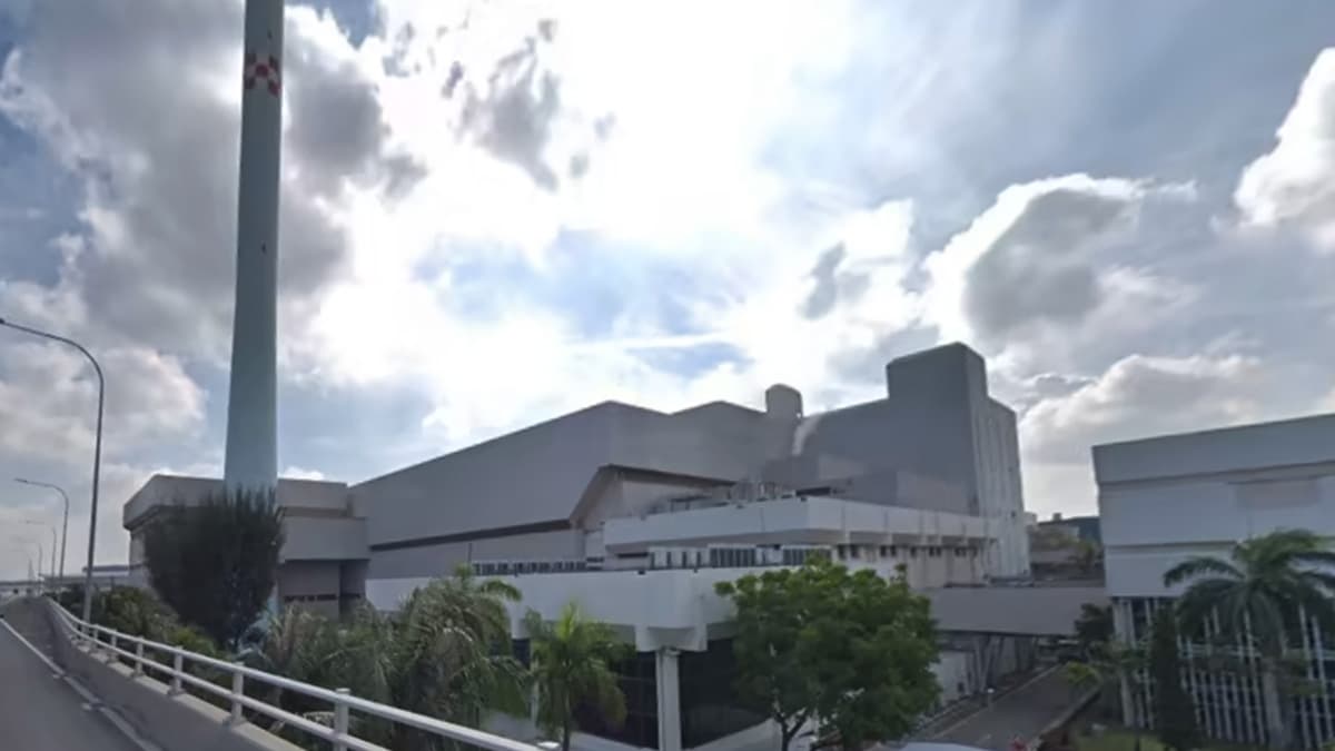 Tuas Incineration Plant.jpg