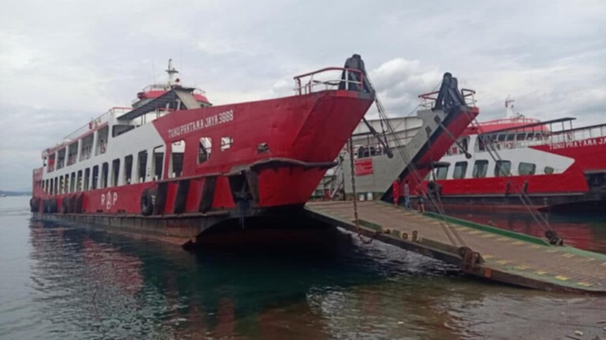 Bali ferry sinking.jpg