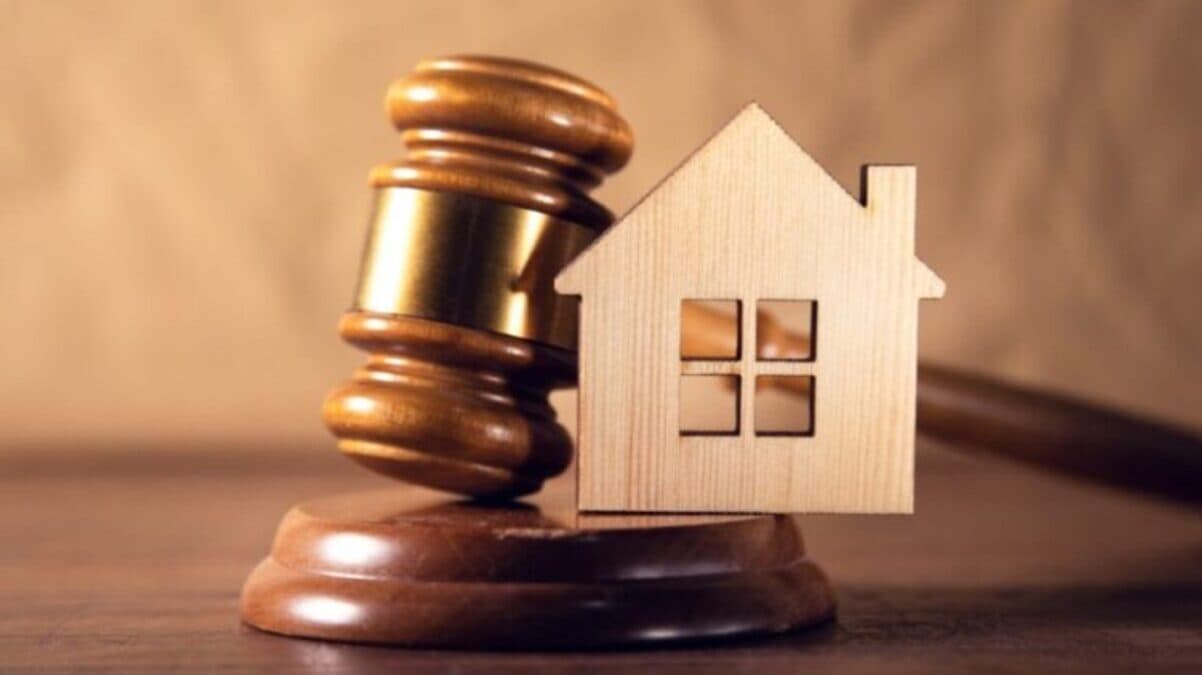 CEA took action against 2 property agent.jpg