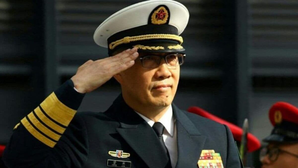 Defence Minister Dong Jun.jpg
