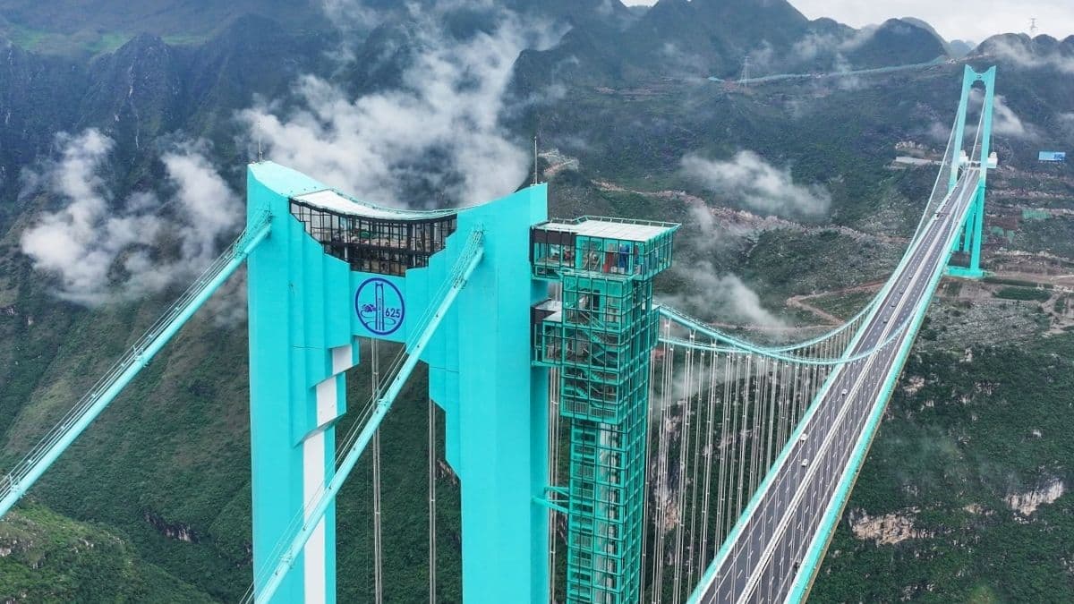 Huajiang Grand Canyon Bridge