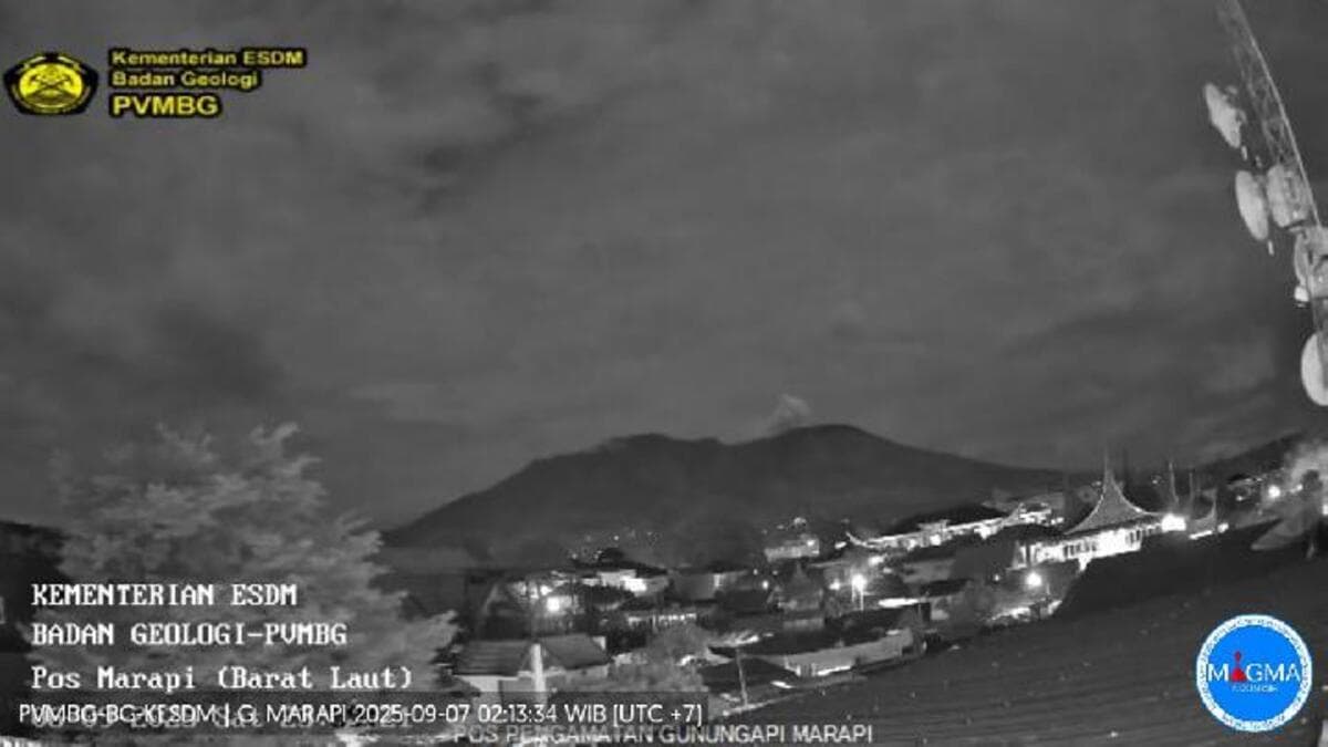 Mount Marapi erupsion.jpg