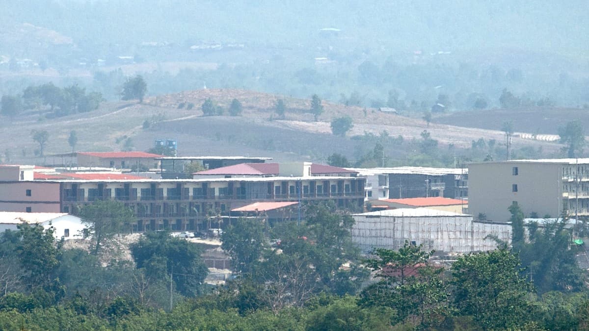 Myawaddy scam parks.jpg