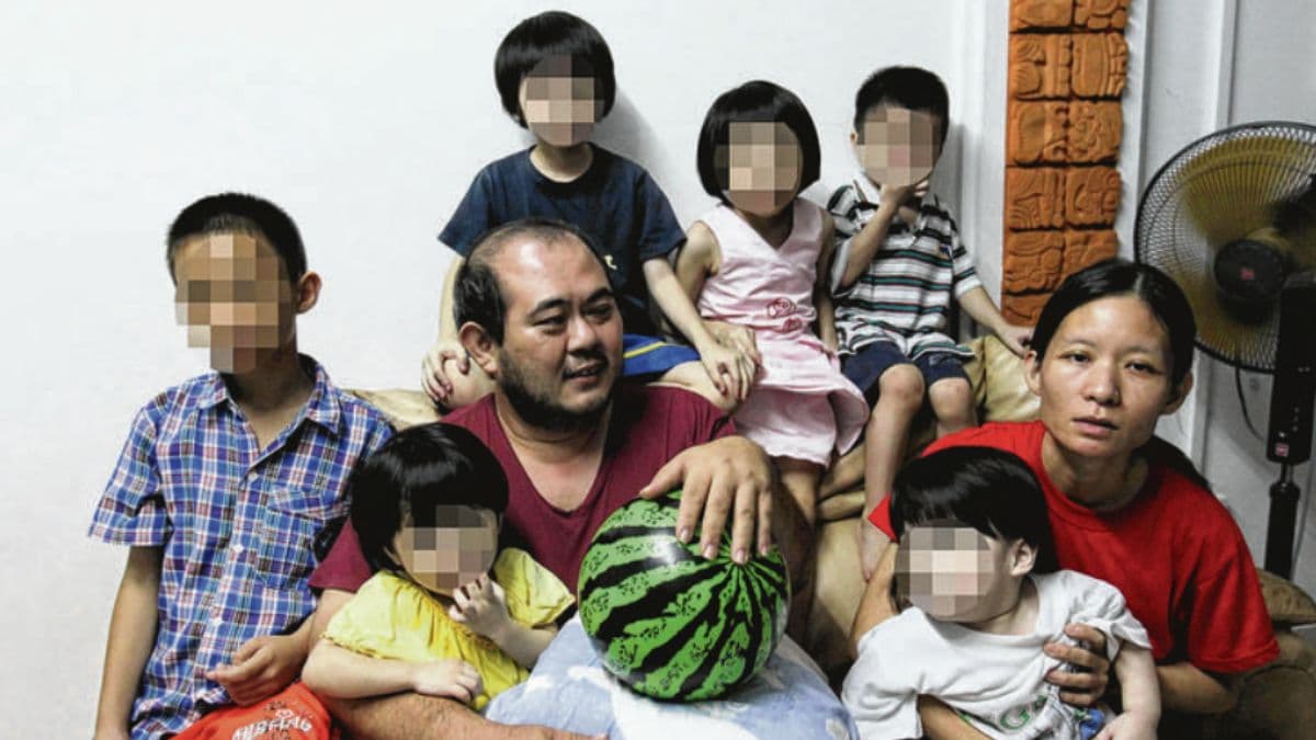 Singapore father of six dies after 14-year battle with paralysis, days before seeing his children graduate.jpg