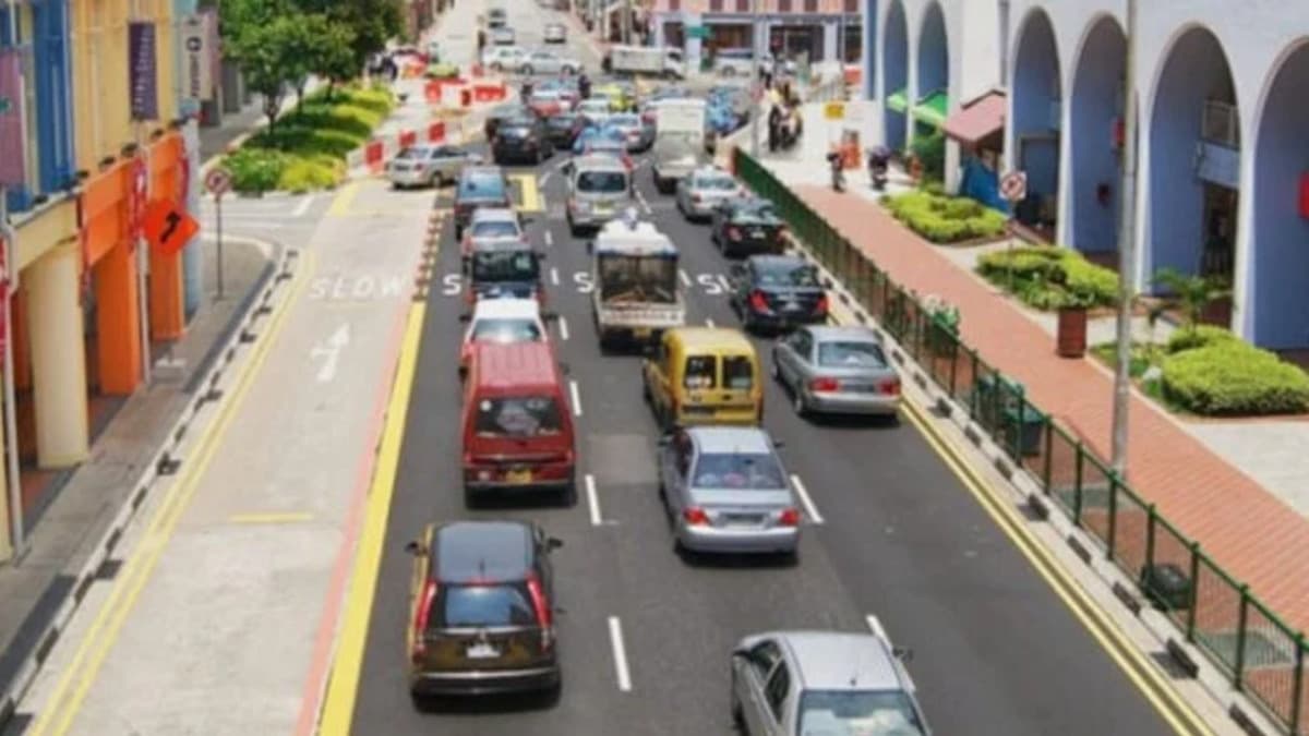 Singapore road.jpg