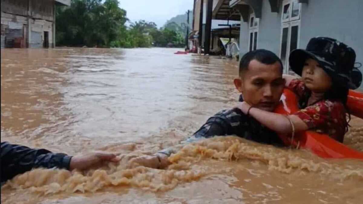 Sumatra flood Tapanuli.jpeg