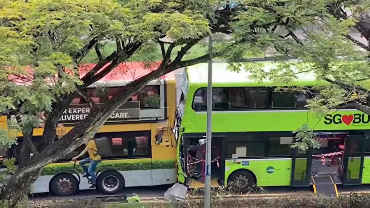 bus crash 14 Dec.jpg