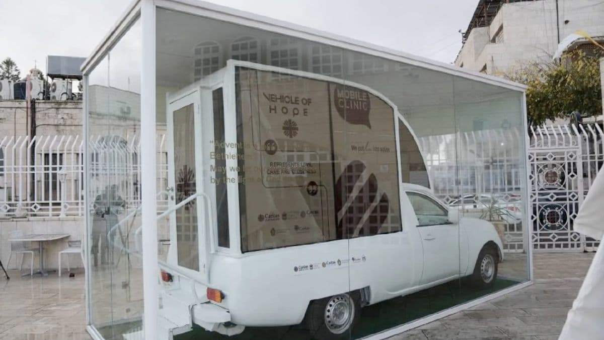 popemobile gaza children clinic.jpg